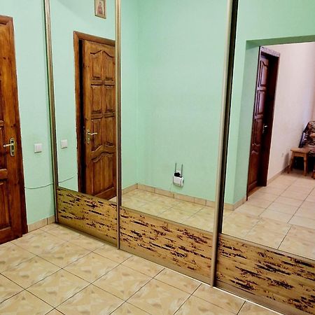 Apartment On Kravchuka, 11B Lutsk Luaran gambar
