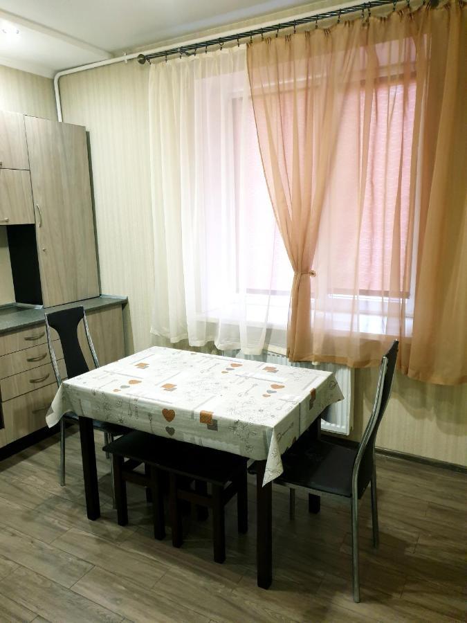 Apartment On Kravchuka, 11B Lutsk Luaran gambar