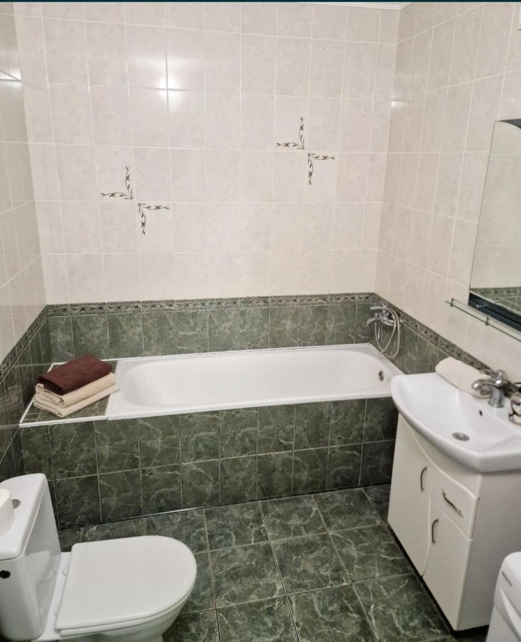 Apartment On Kravchuka, 11B Lutsk Luaran gambar