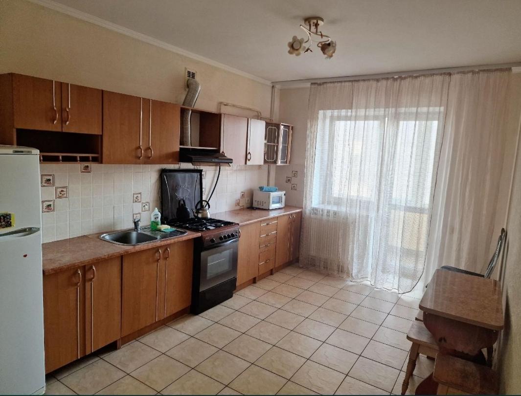 Apartment On Kravchuka, 11B Lutsk Luaran gambar